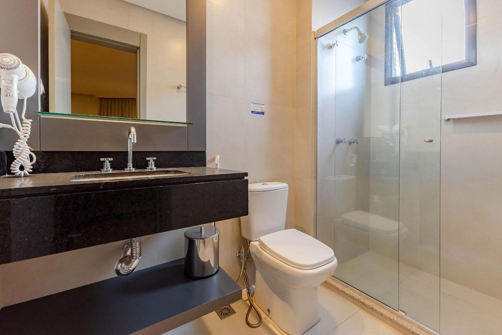 Aion Suítes no Centro de Bombinhas - Moderno Loft com Localização Central Exterior foto